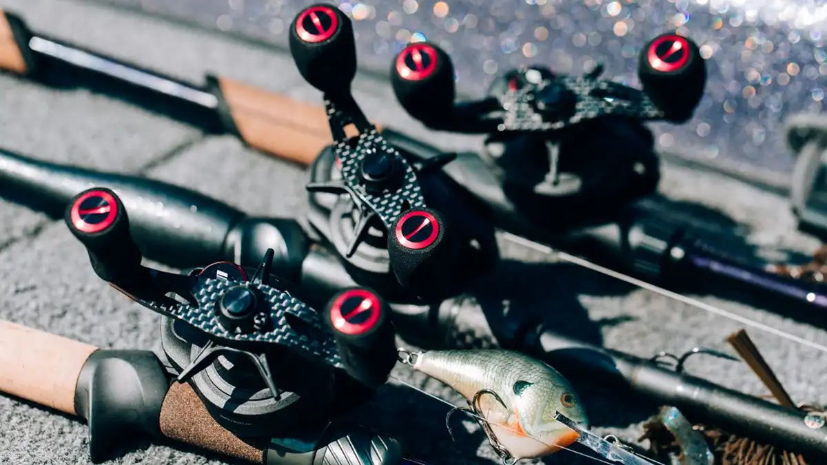 SEVIIN Baitcaster reels on deck