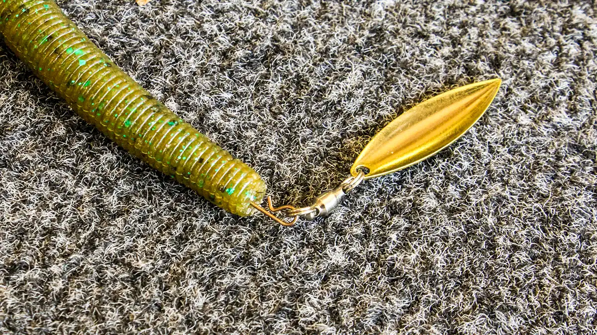 add a tail spin with a hitchhiker