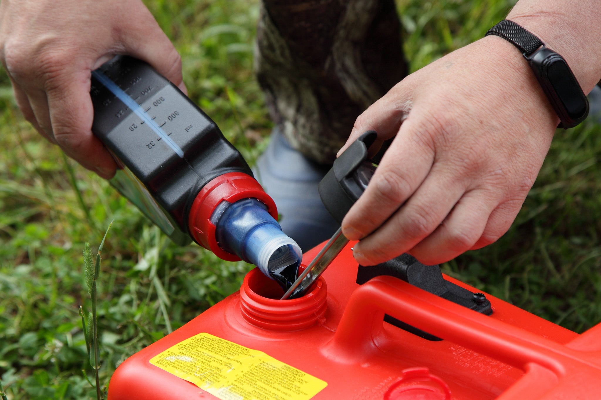 A 2 stroke vs 4 stroke engine debate considers the fuel efficiency.