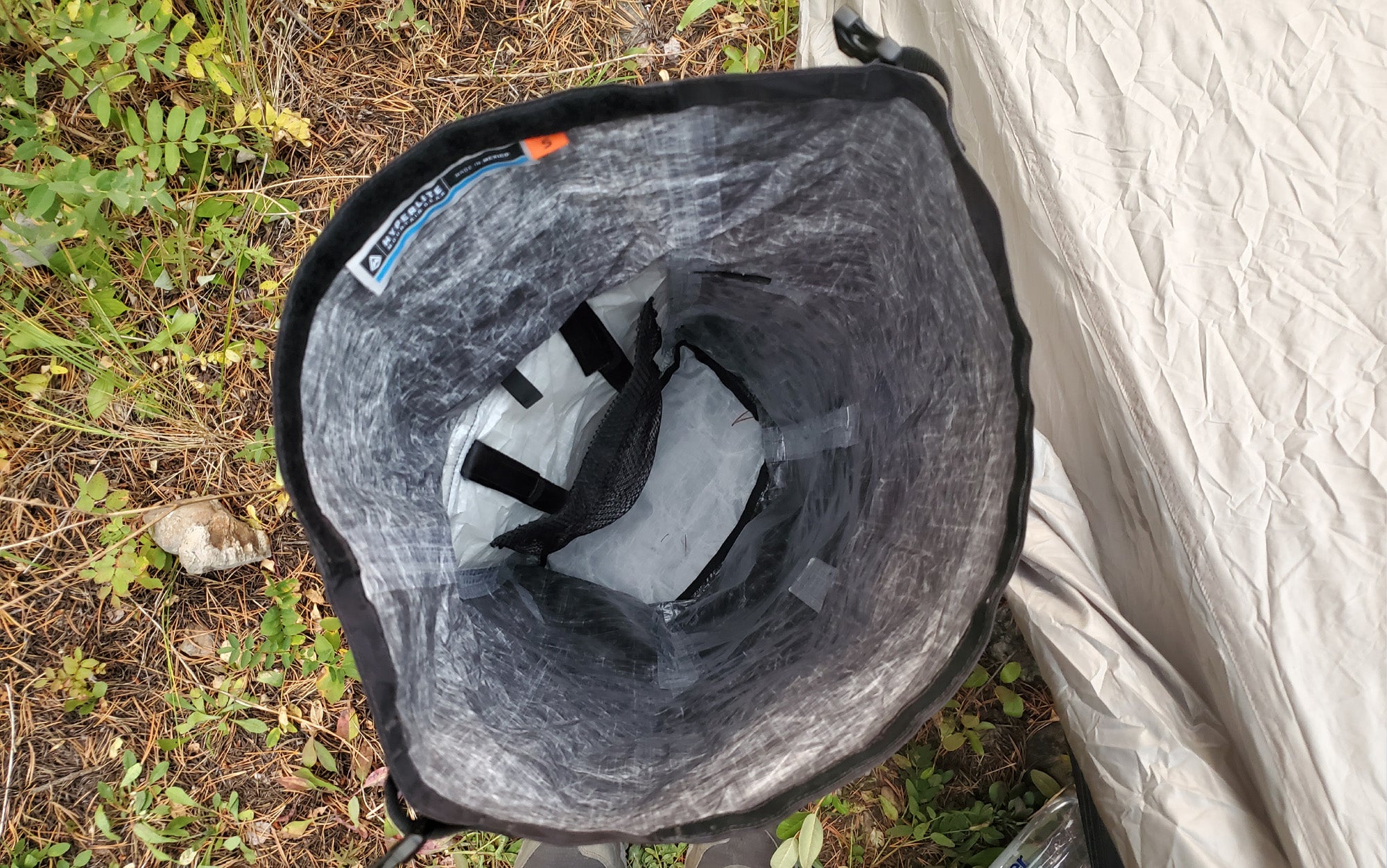 The sleek yet stiff fabric offers easy packing with no bulging.