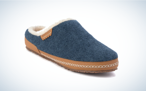 Manitobah Renew Clog on gray and white background