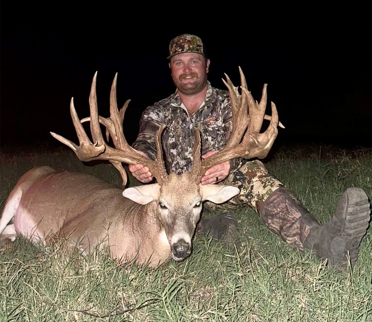 oklahoma bowhunter massive buck opening day 4