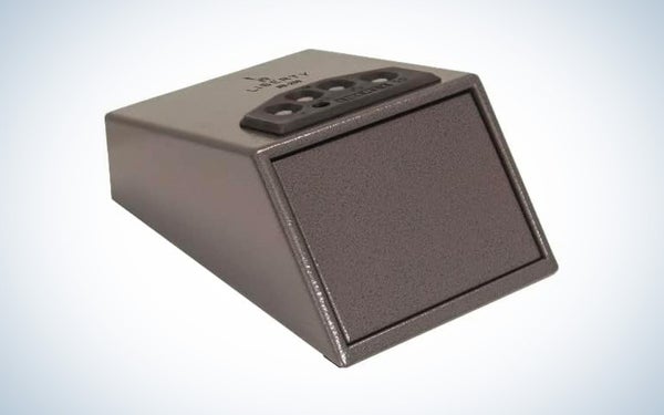 The tan Liberty Quick Vault on a black and white gradient background.